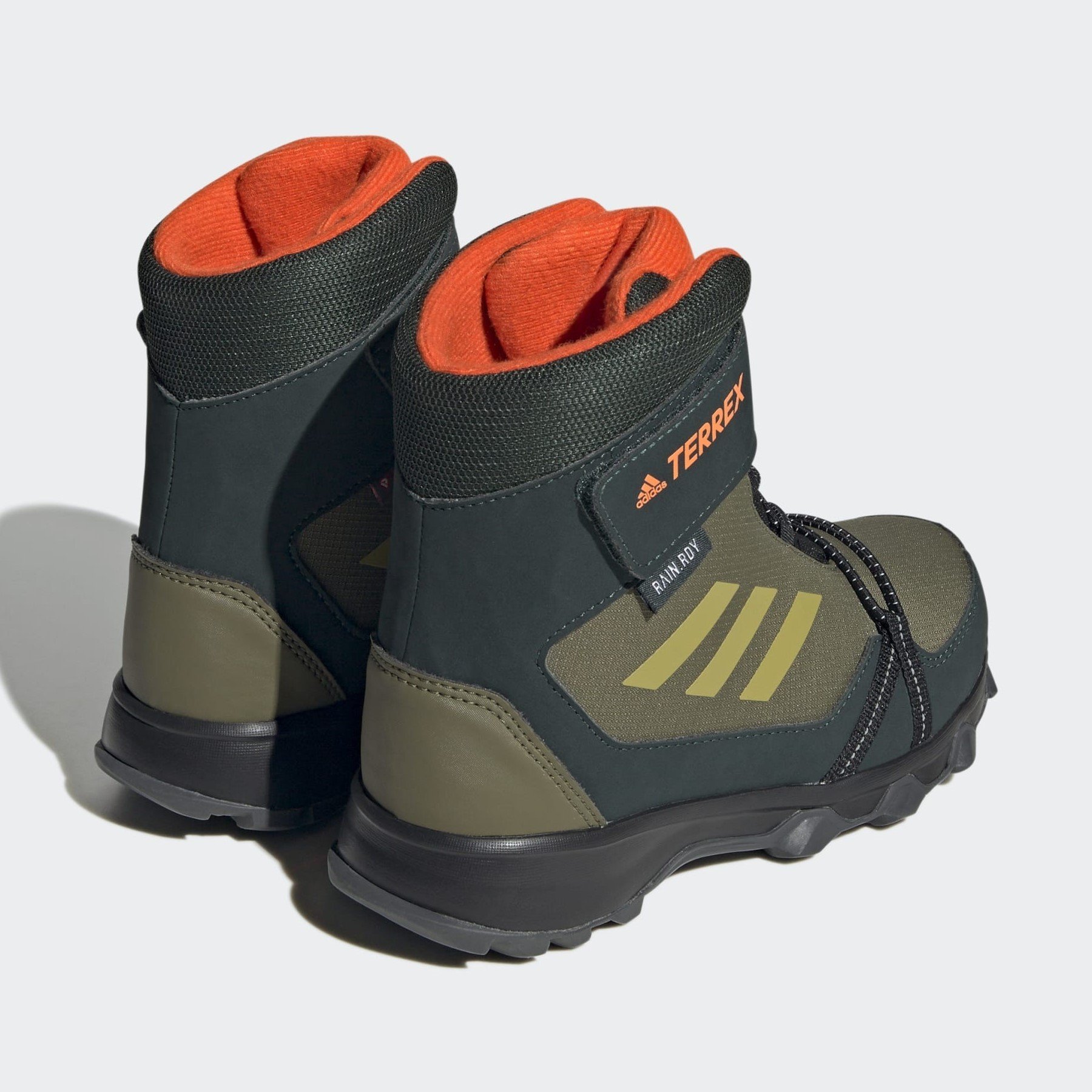 Взуття дитяче Adidas Terrex Snow CF R. Rdy U - оливкові/чорні