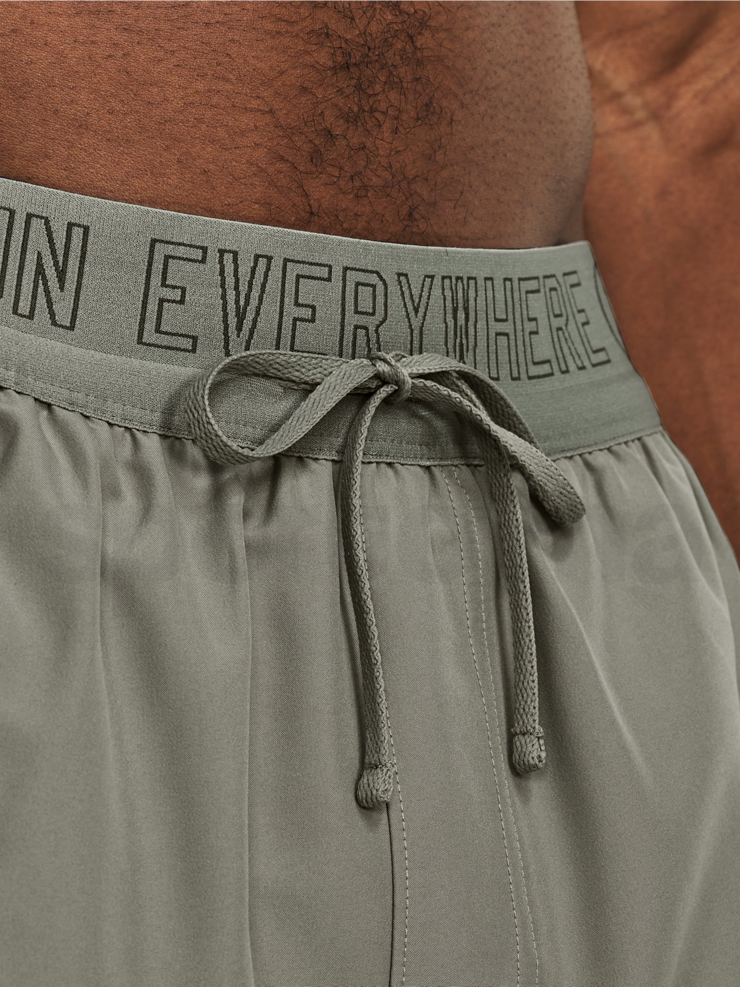 Šortky Under Armour RUN ANYWHERE SHORT - zelená