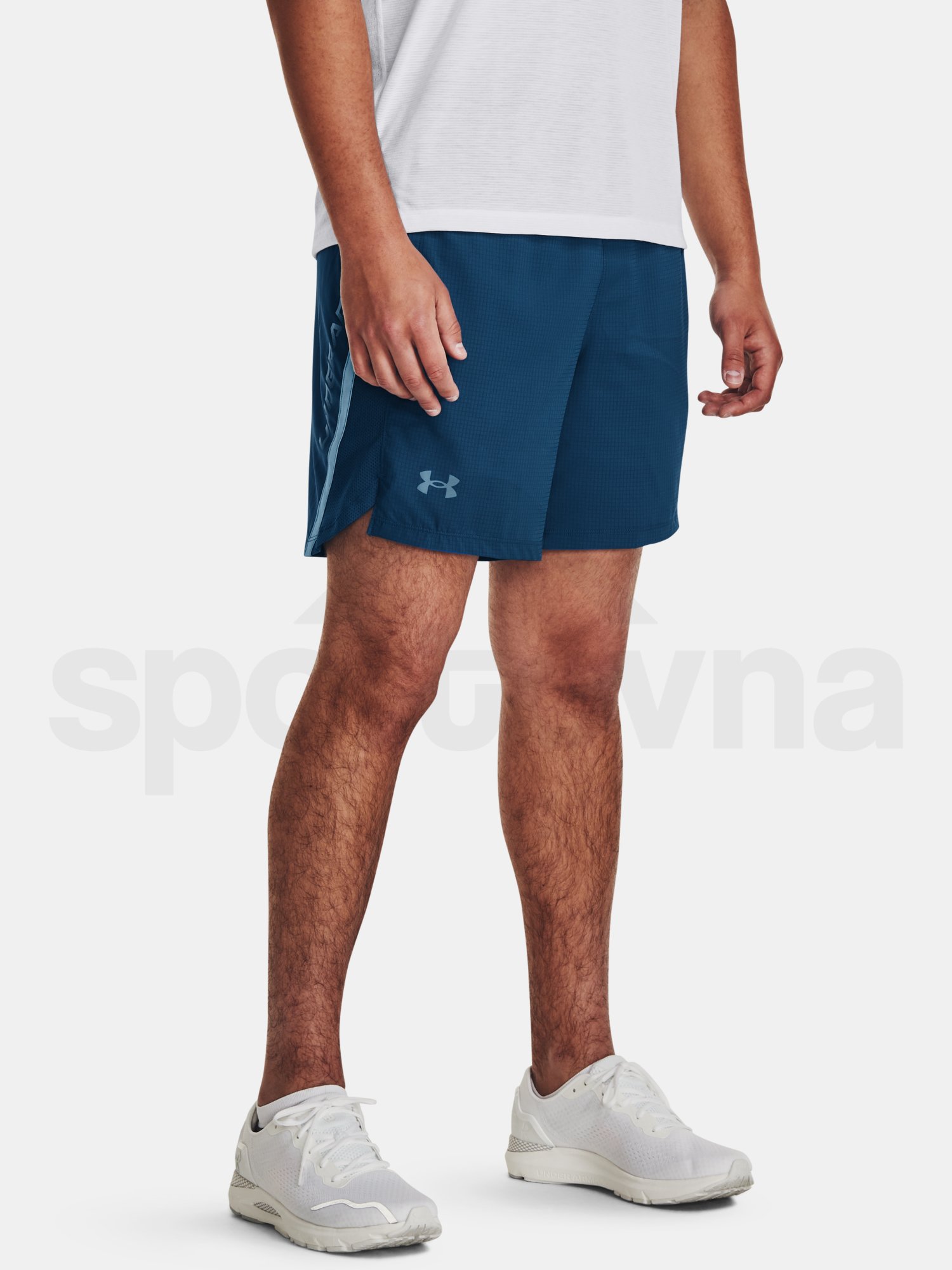 Šortky Under Armour UA LAUNCH 7'' GRAPHIC SHORT - modrá