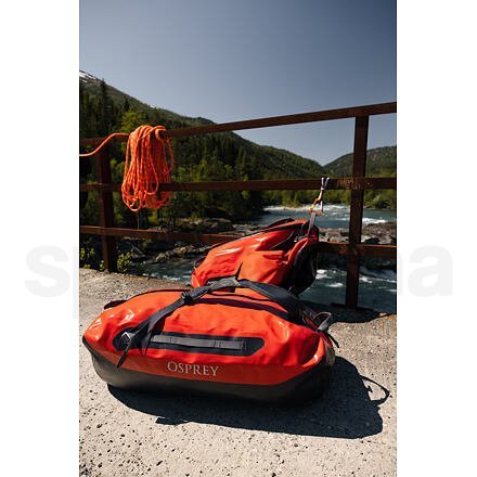 Cestovná taška Osprey Transporter WP Duffel 100 - oranžová/čierna