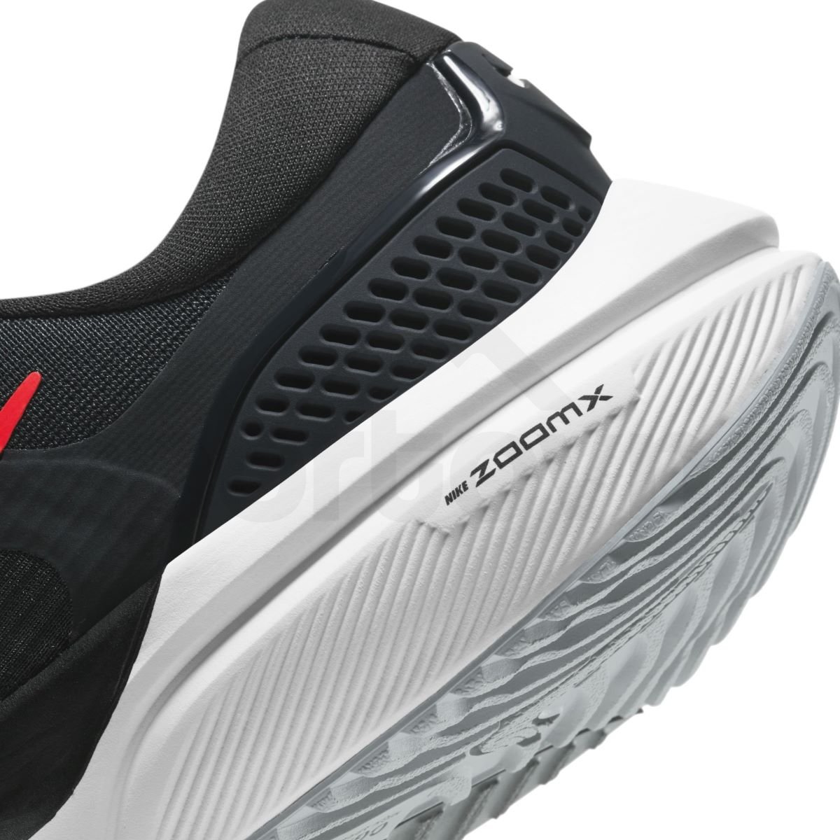 Obuv Nike Air Zoom Vomero 15 M - černá/červená
