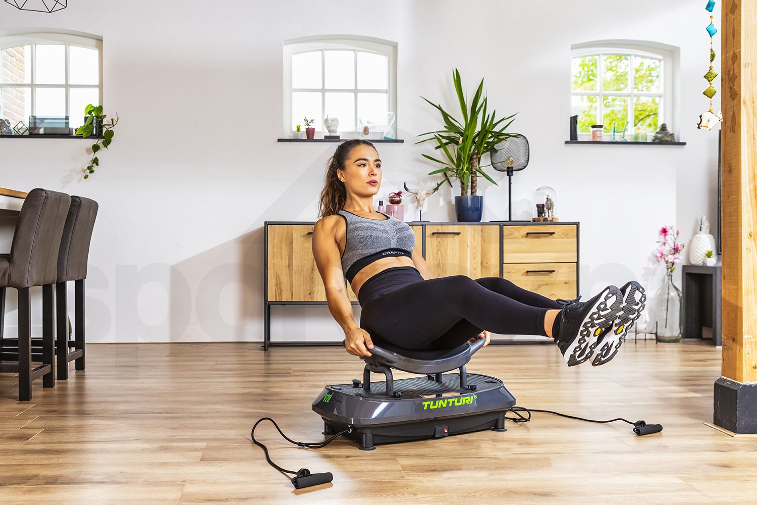 Vibrační deska Tunturi Cardio Fit V20 - černá