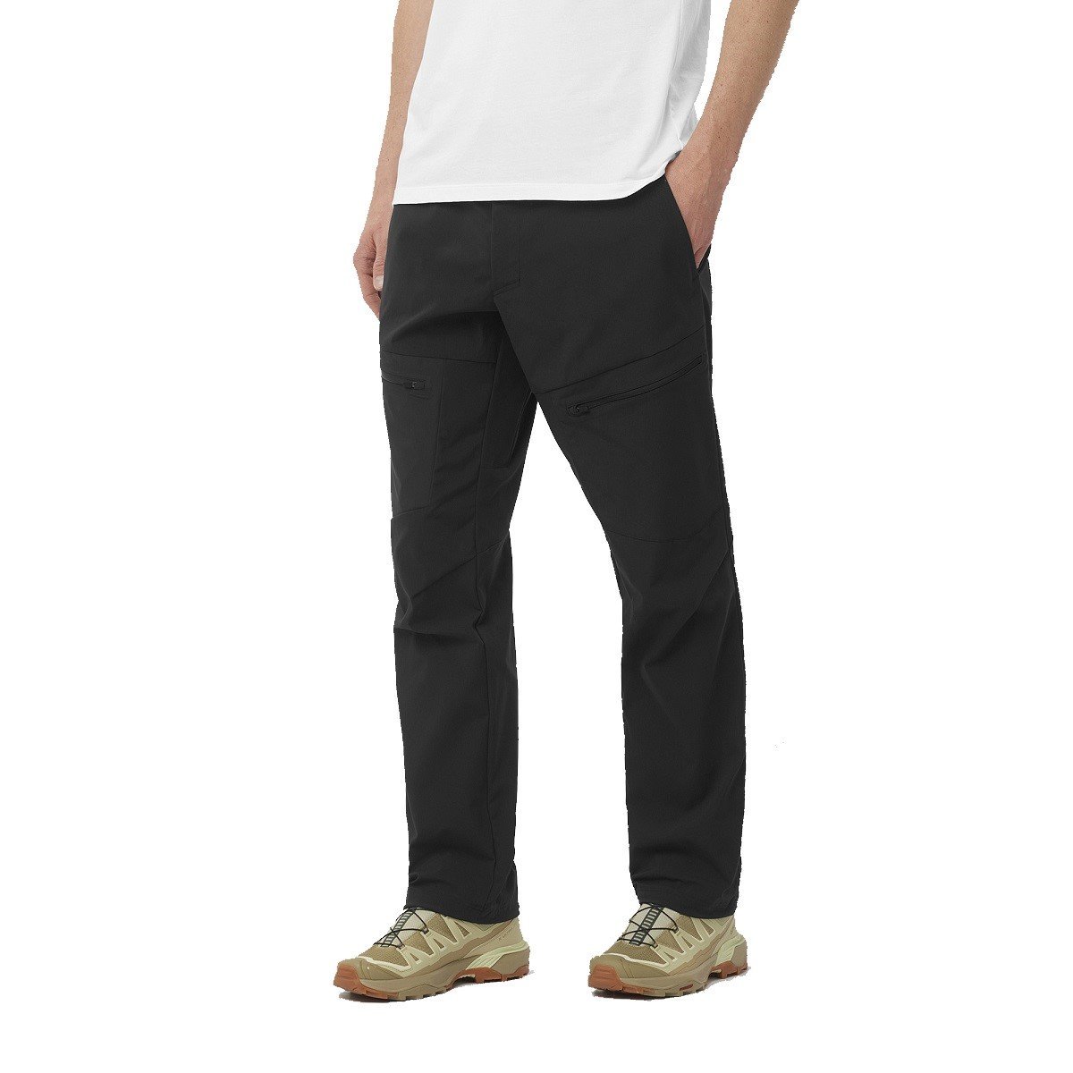 LC2212200_0_MOD_outerpathutilitypants_deepblack_outdoor_m.png.high-res